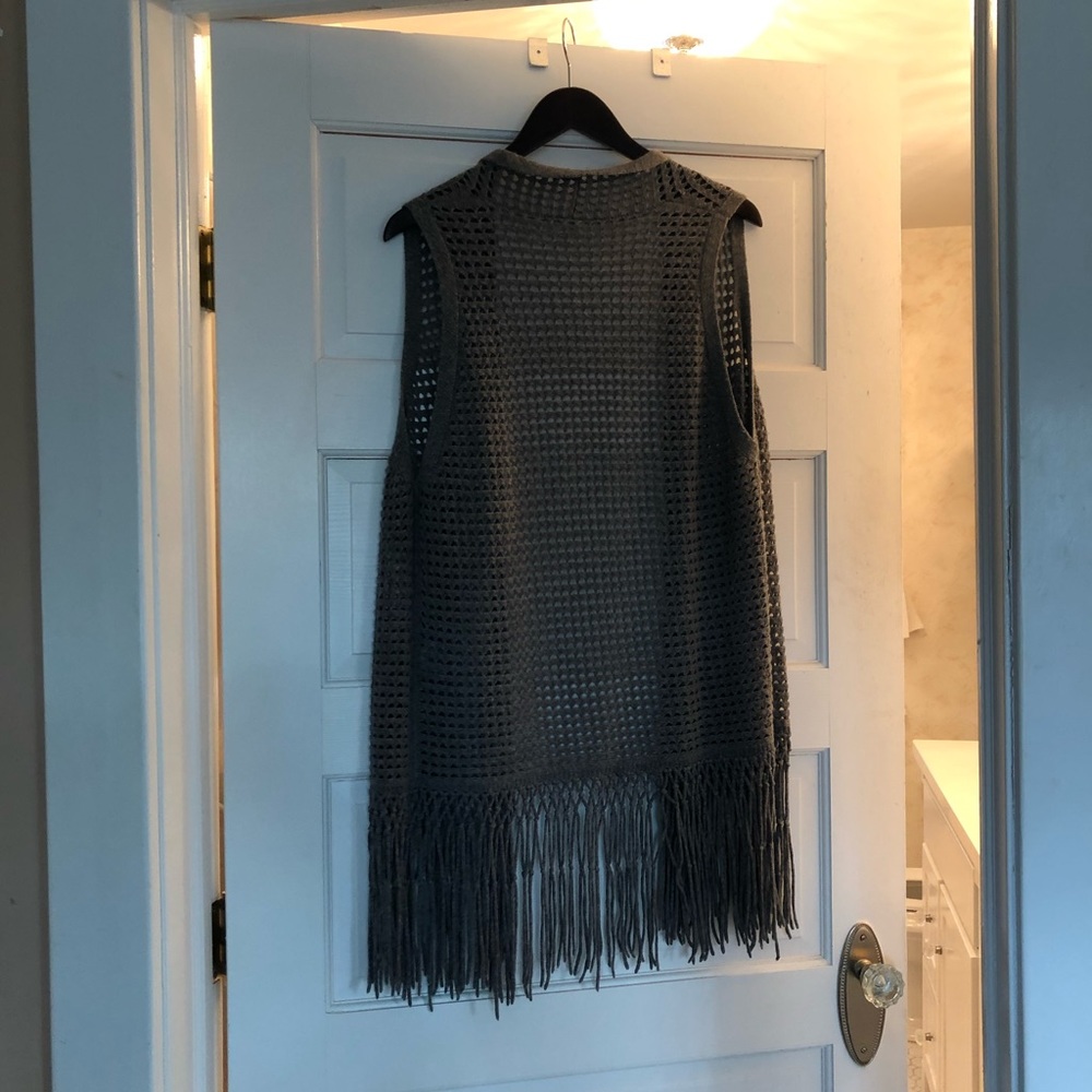 🎉🎉SOLD SOLD🎉🎉Elie Tahiti Fringe Sweater  Vest